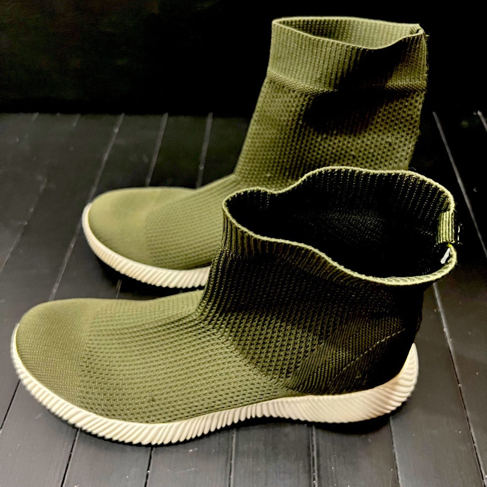 Cape Robin Sneakers